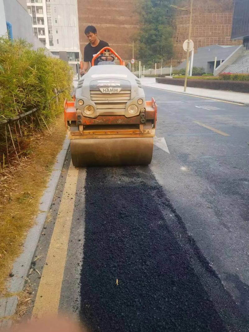 荔湾公路工程沥青路面生产厂家 买沥青混凝土路面产品老板的一站式指南